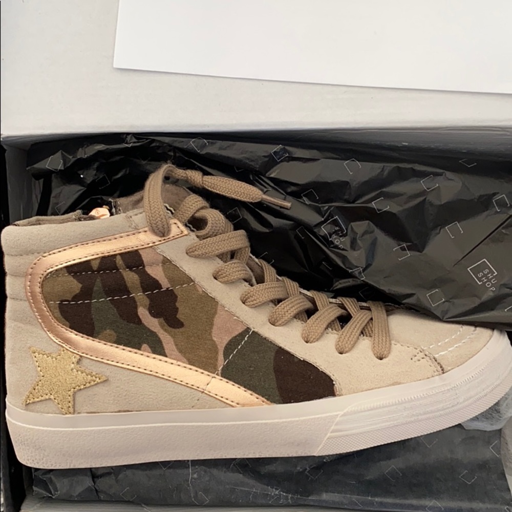 COPY - ShuShop Women’s Camo High Tops Size 6.5